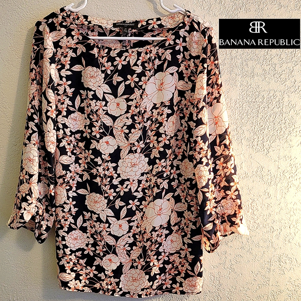 Banana Republic navy floral 3/4 sleeve semi sheer blouse